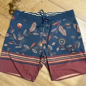 Volcom Board Shorts - sz 34